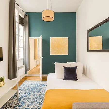 Family Suite - Louvre - Clery-2